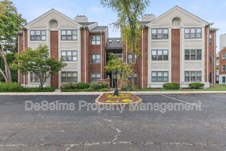 Building Photo - 210 Ashlawn Ct