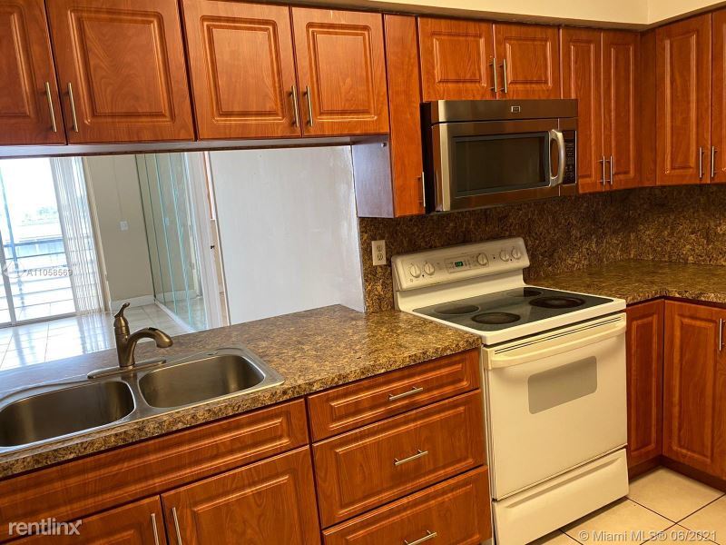 Primary Photo - 15470 SW 82nd Ln