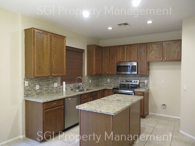 Foto del edificio - 4 BEDROOM NORTH PHOENIX HOME!