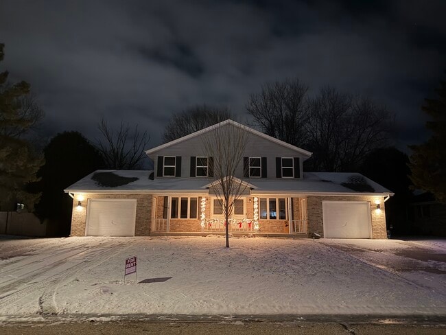 Building Photo - 316 N 8th St