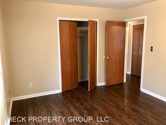 Building Photo - 540-542 Catalpa Ln