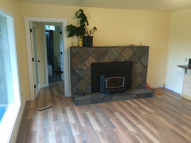 Foto del edificio - 16361 Mallory Dr