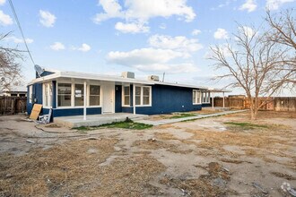 Building Photo - 13057 Davenport St