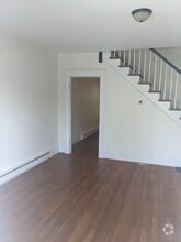 Building Photo - 216 E Fairfax Ln
