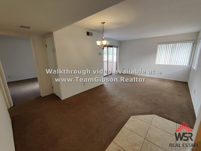 Foto del edificio - 1 Bedroom, Upstairs Condo