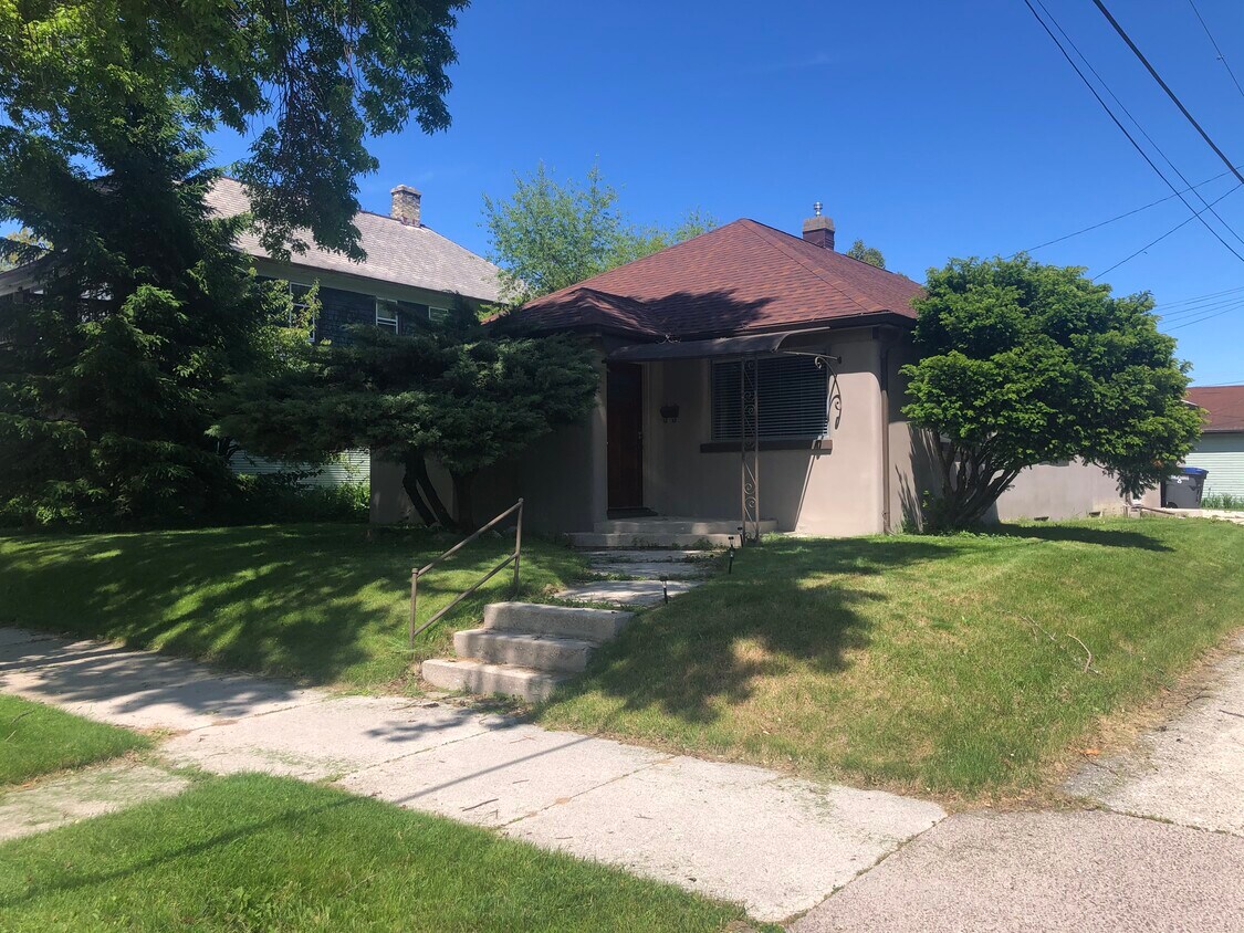 1419 N 4th St, Sheboygan, WI 53081 House Rental in Sheboygan, WI