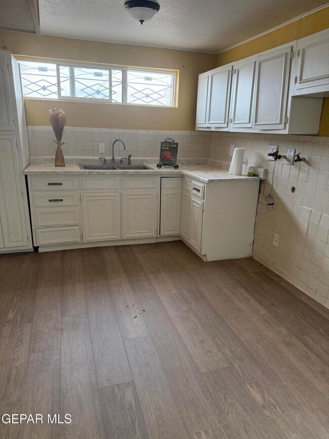 Building Photo - 1213 N Boone St