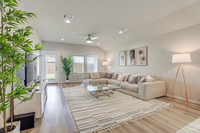 Foto del edificio - 7619 Ramsgate Cliff Ln