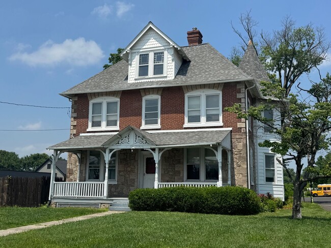 Photo - Spacious West Norriton Old World charm 4 B... House