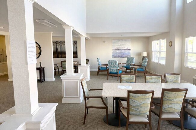 Foto del edificio - PENNYRILE SENIOR APARTMENTS