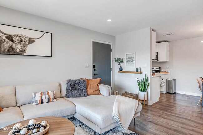 Foto del edificio - 6480 N 82nd St
