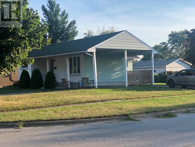 Photo du bâtiment - 7381 Marieclaude Ave