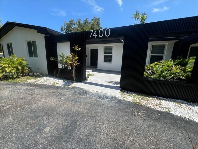 Foto del edificio - 7400 SW 114th St