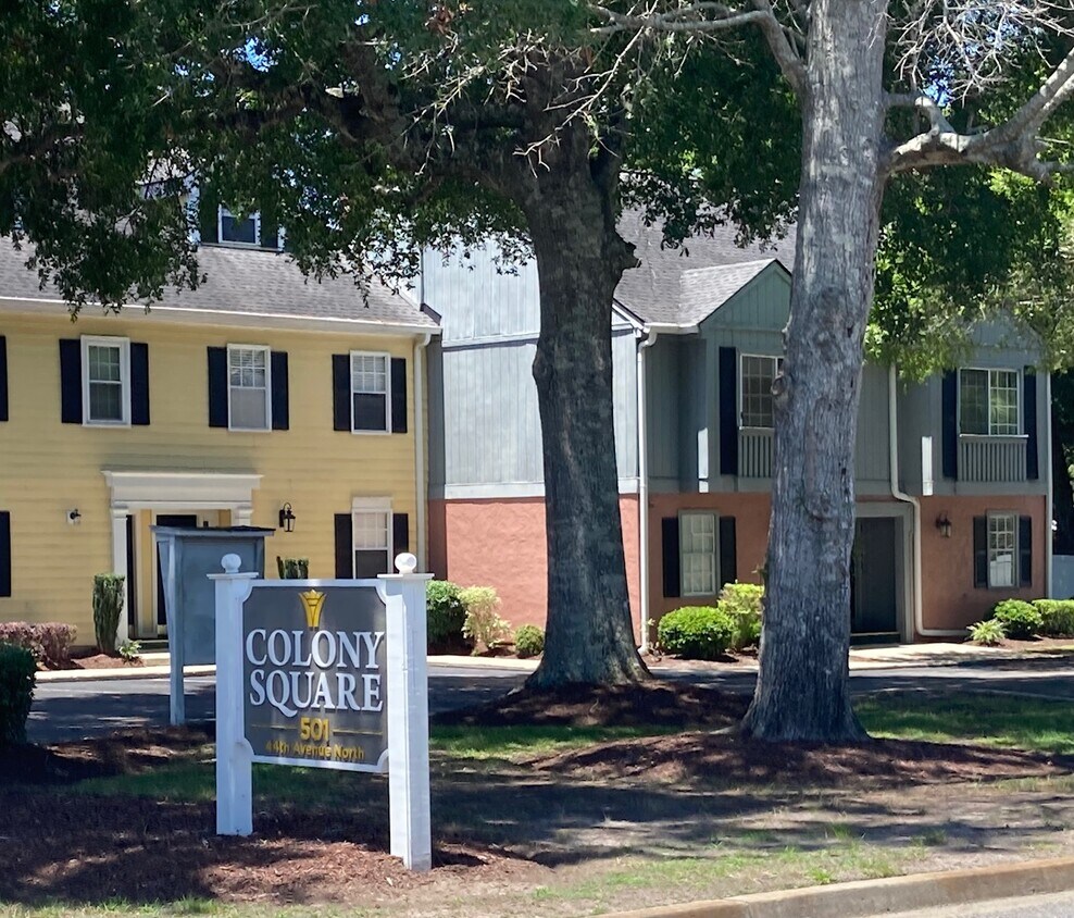 Foto principal - 501 44th Ave N