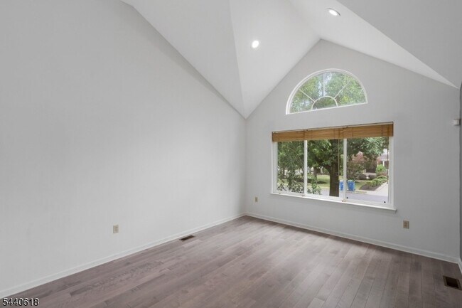 Foto del edificio - 450 Vanderveer Rd