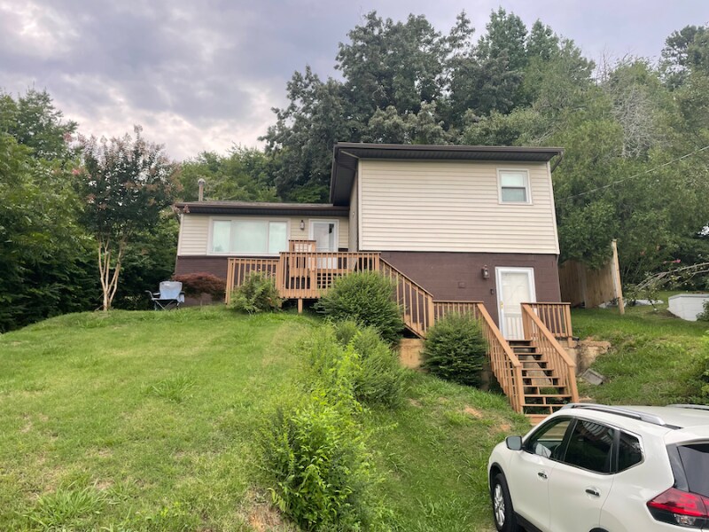 324 Oak St, Clinton, TN 37716 House for Rent in Clinton, TN