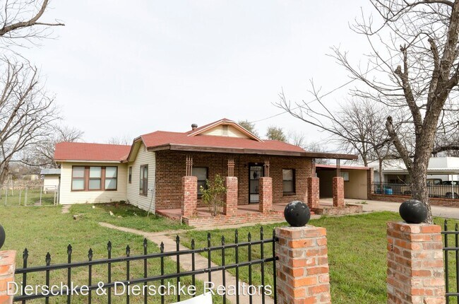 Building Photo - 3 br, 2.5 bath House - 22 E. 29th