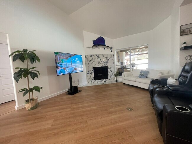 Foto del edificio - 15829 Vincent Dr