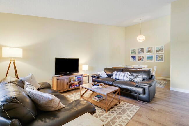 Building Photo - 6414 Chasewood Dr