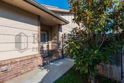 Building Photo - 13608 W Nantucket St