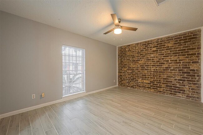 Foto del edificio - 7455 Cook Rd