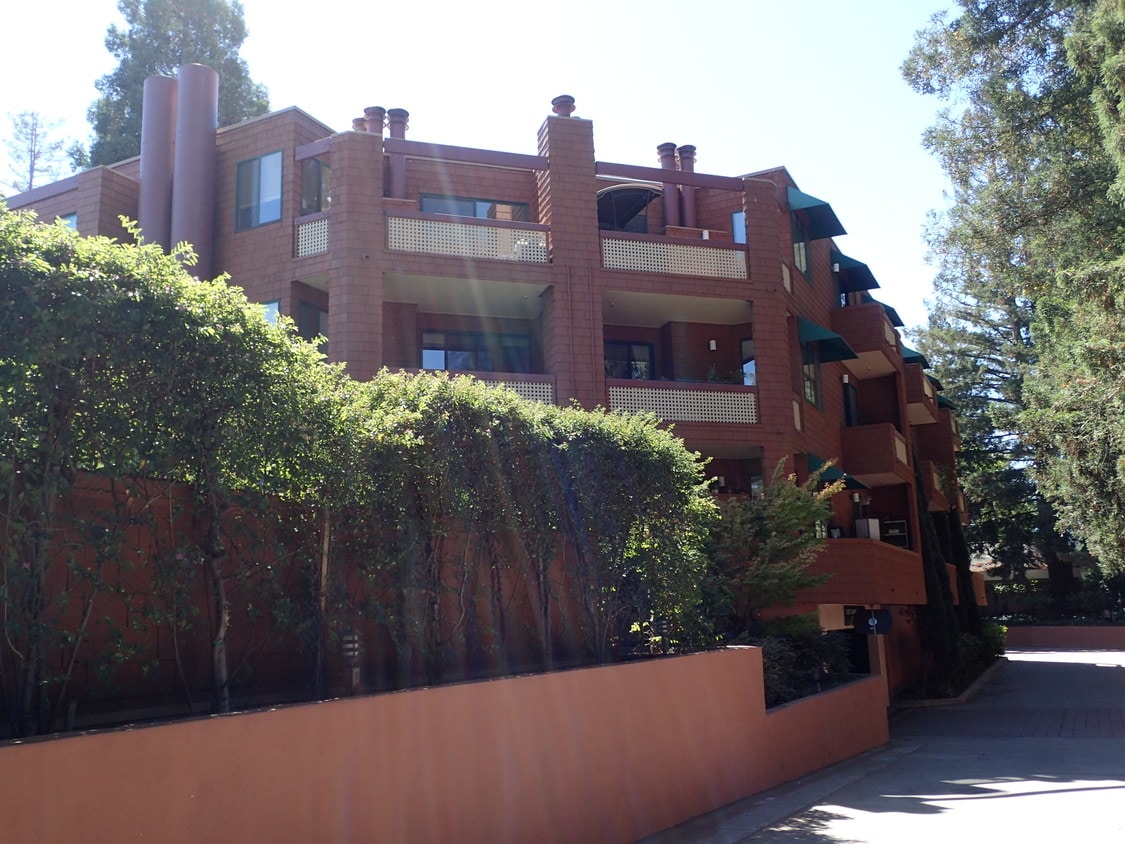 building - 4250 W El Camino Real