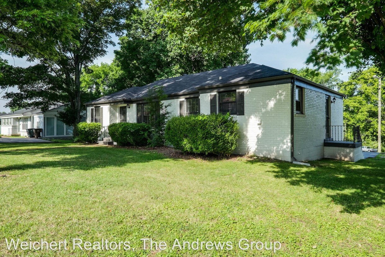 3 br, 1.5 bath House 3105 Southlake Drive House Rental in Nashville, TN