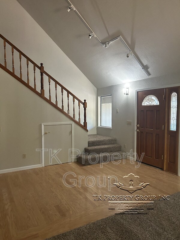 Building Photo - 11937 Incline Shaft Rd