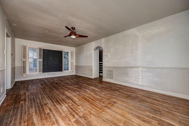 Foto del edificio - Home For Rent in SW Ardmore!