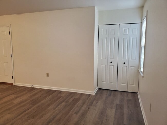Building Photo - 405 Judie Ln