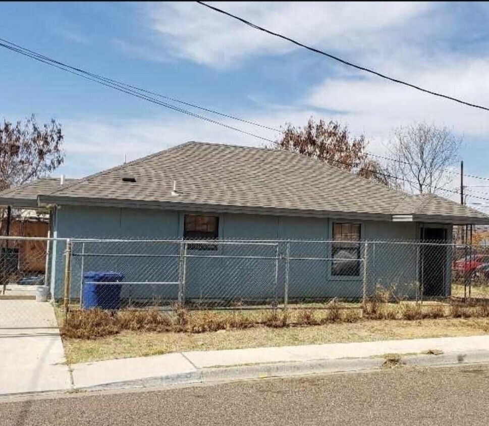 3019 Napoleon St, Laredo, TX 78043 House for Rent in Laredo, TX