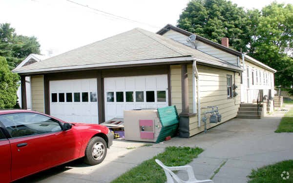 Building Photo - 94 Thelma Ave