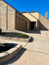 Building Photo - 7834 Oakington Dr