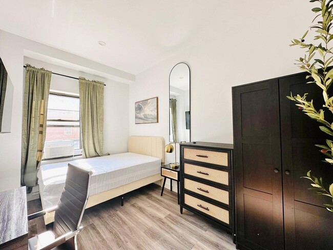 Furnished room/NOT APARTMENT - Furnished room/NOT APARTMENT