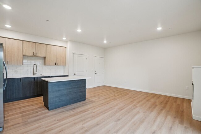Interior Photo - Hazel 78