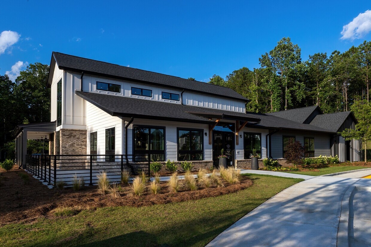 Elan Sweetwater Creek Apartments in Lithia Springs, GA