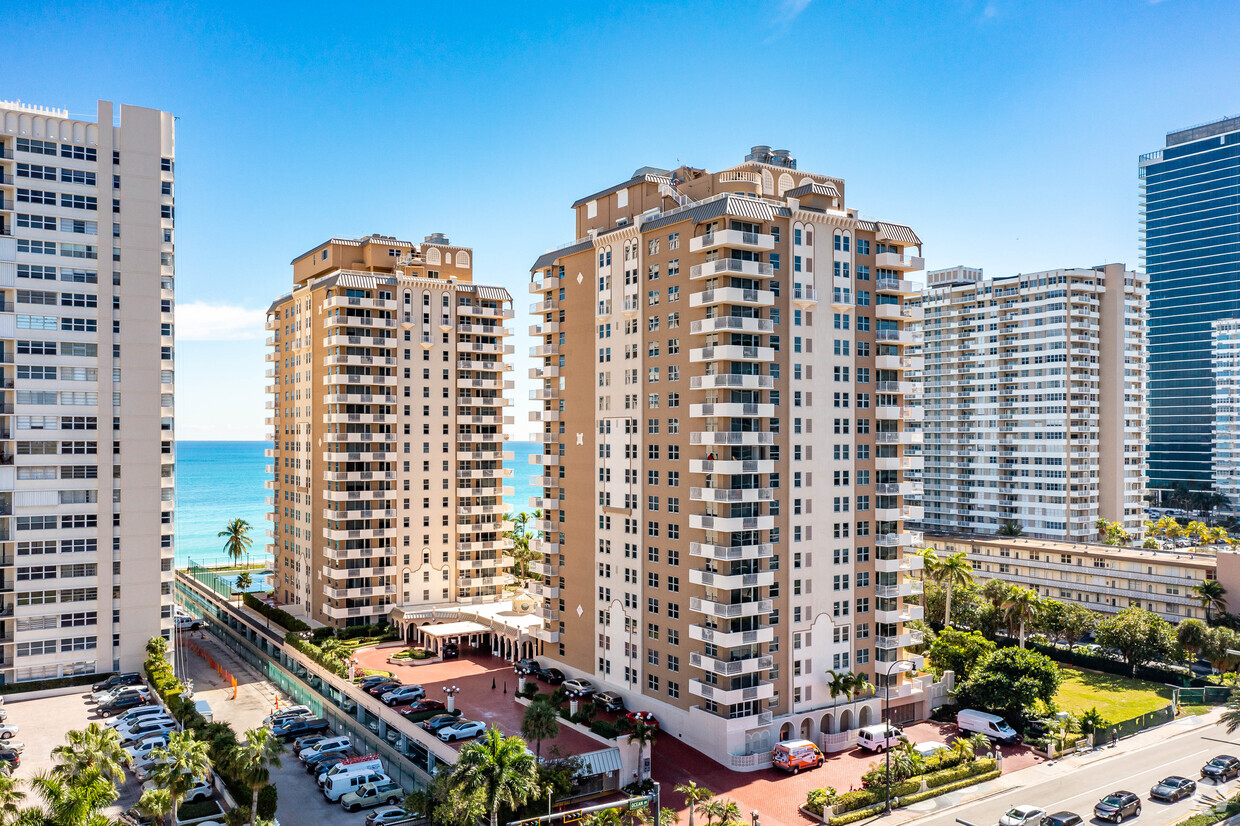 Primary Photo - Malaga Towers