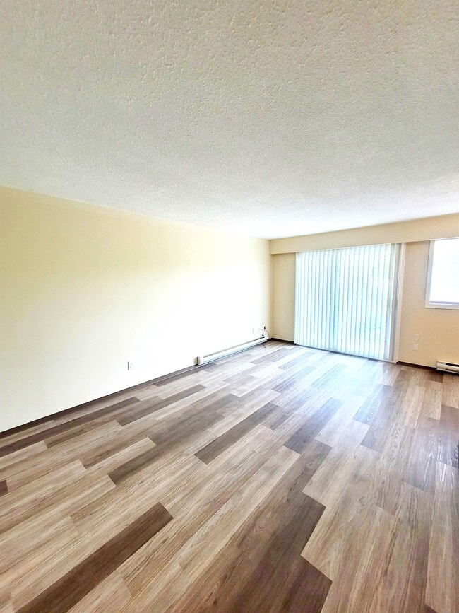Building Photo - 626 Kinchant St