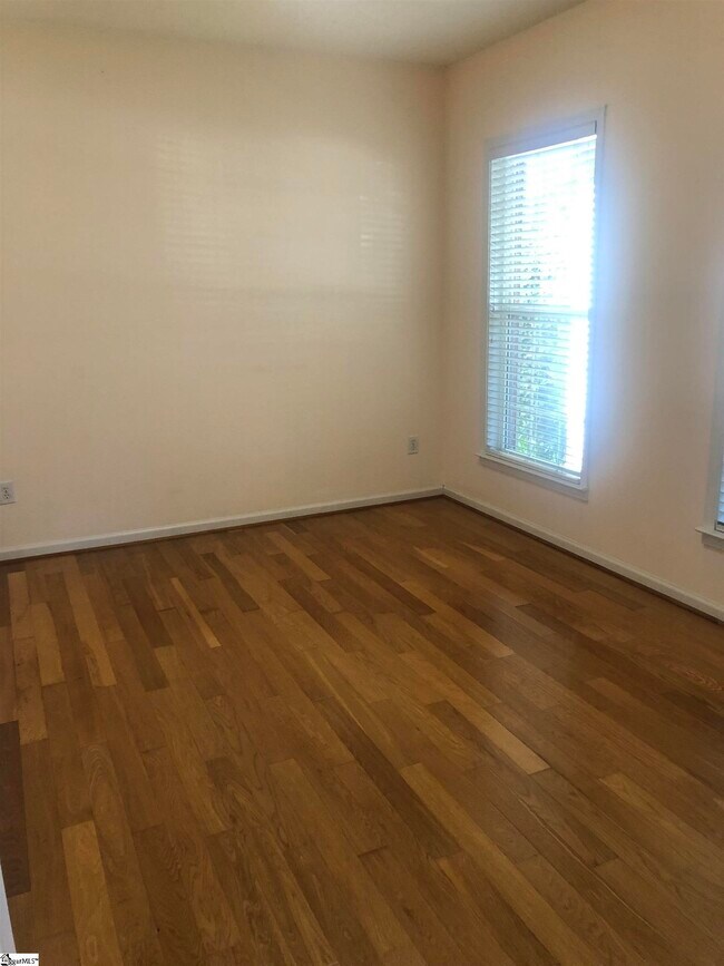 Foto del edificio - 108 Collier Ln