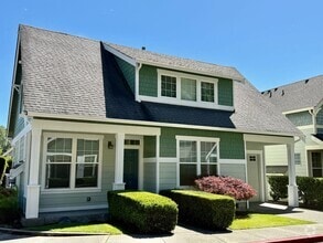Building Photo - 23905 33rd Dr SE