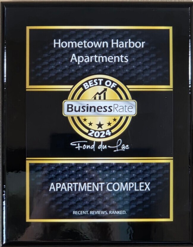 Foto del edificio - Hometown Harbor Apartment