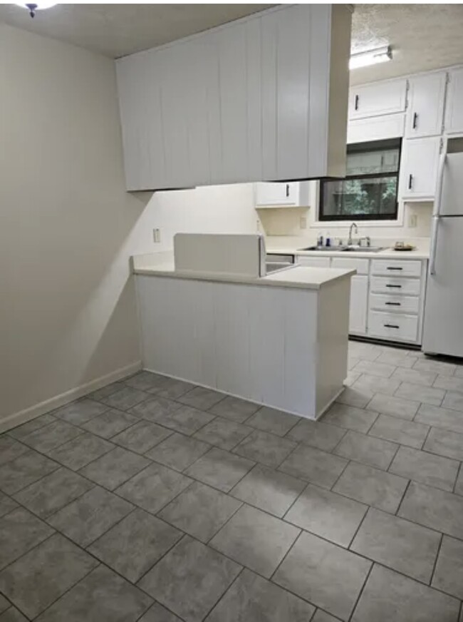 Building Photo - 113 Ridgeview Ct