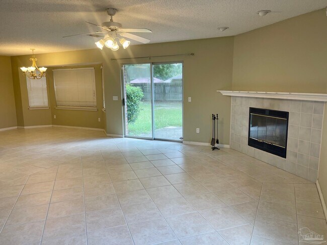 Foto del edificio - 5162 Goshawk Dr