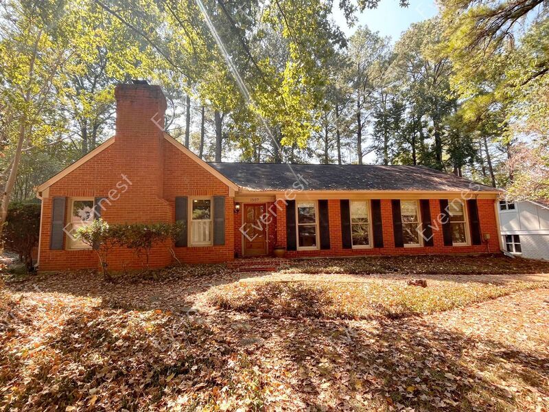 Primary Photo - 1507 Northlake Cir