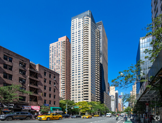 Building Photo - Dag Hammarskjold Towers