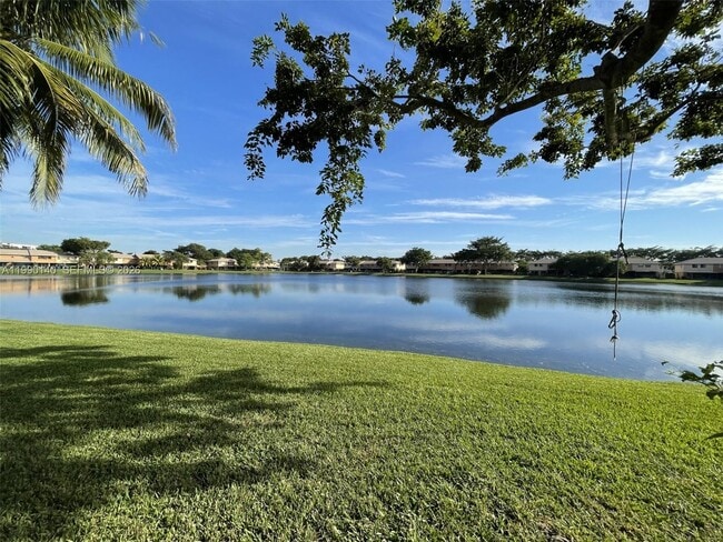 Foto del edificio - 10508 NW 6th St