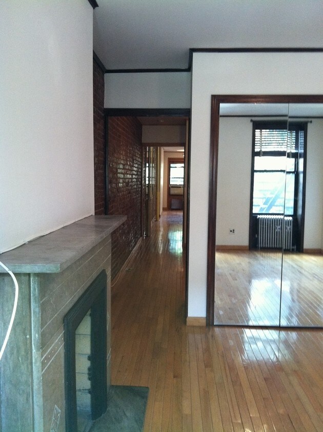 Primary Photo - 1642 1st Ave