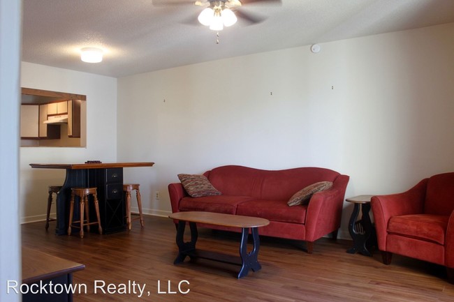 Building Photo - 1330 Hunters Rd