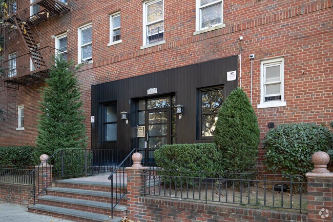 Building Photo - 3845 18th Ave
