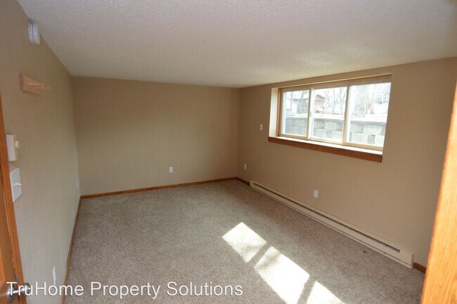 Building Photo - 1724 6th Ave N